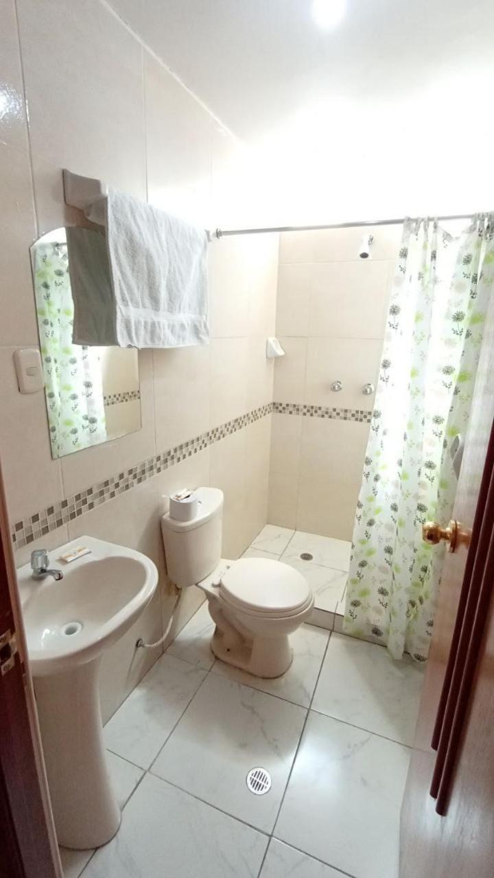 Hostal Acuarius 푸노 외부 사진