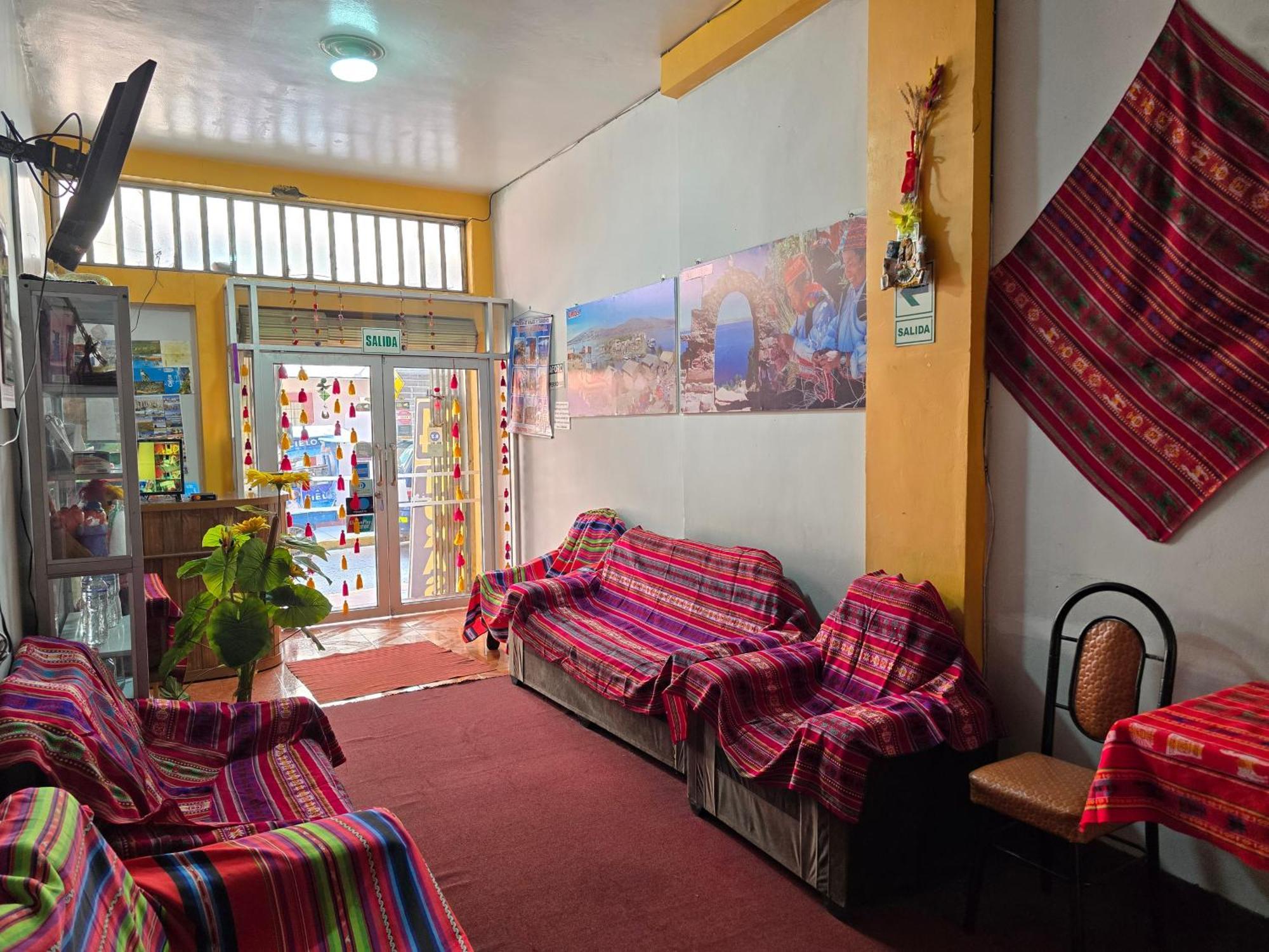 Hostal Acuarius 푸노 외부 사진