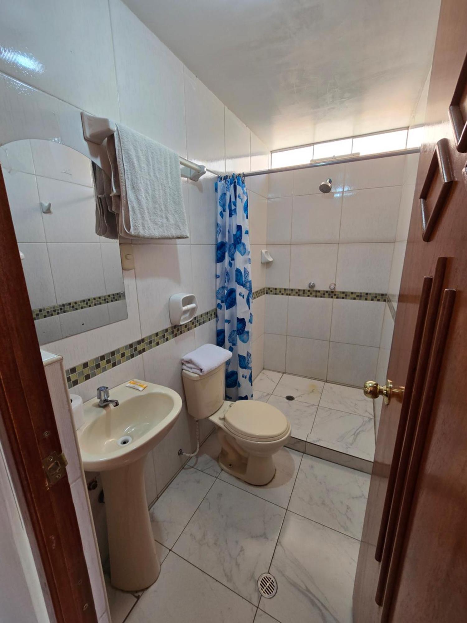 Hostal Acuarius 푸노 외부 사진